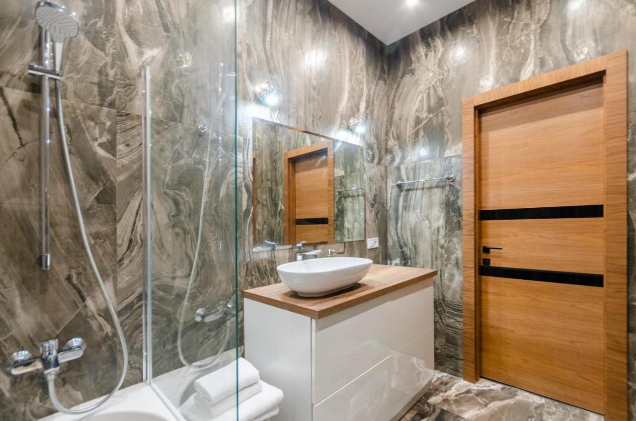 Petrovdom Apartaments 8-188 In Rc Central Park, 7 John Mccain Street كييف المظهر الخارجي الصورة